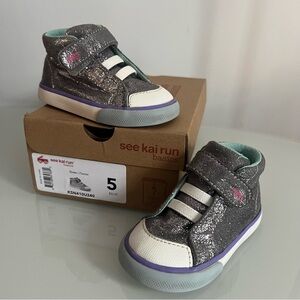 SEE KAI RUN Glitter Pewter Sneakers, Size 5